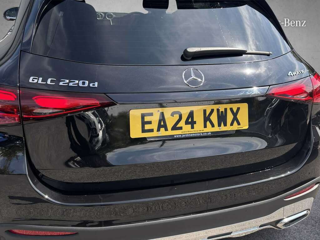 Mercedes-Benz GLC Class 220D 4Matic Amg Line 9G-tronic 2024 Black #6