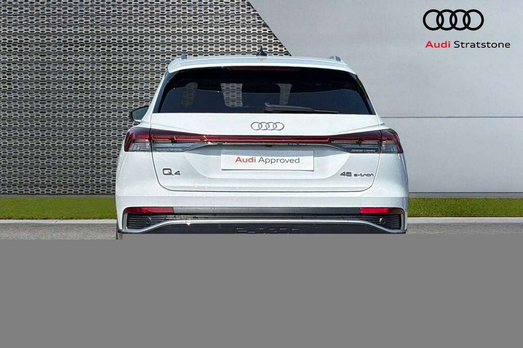 Audi Q4 E Tron 210Kw 45 82Kwh S Line Leather 2026 White #3
