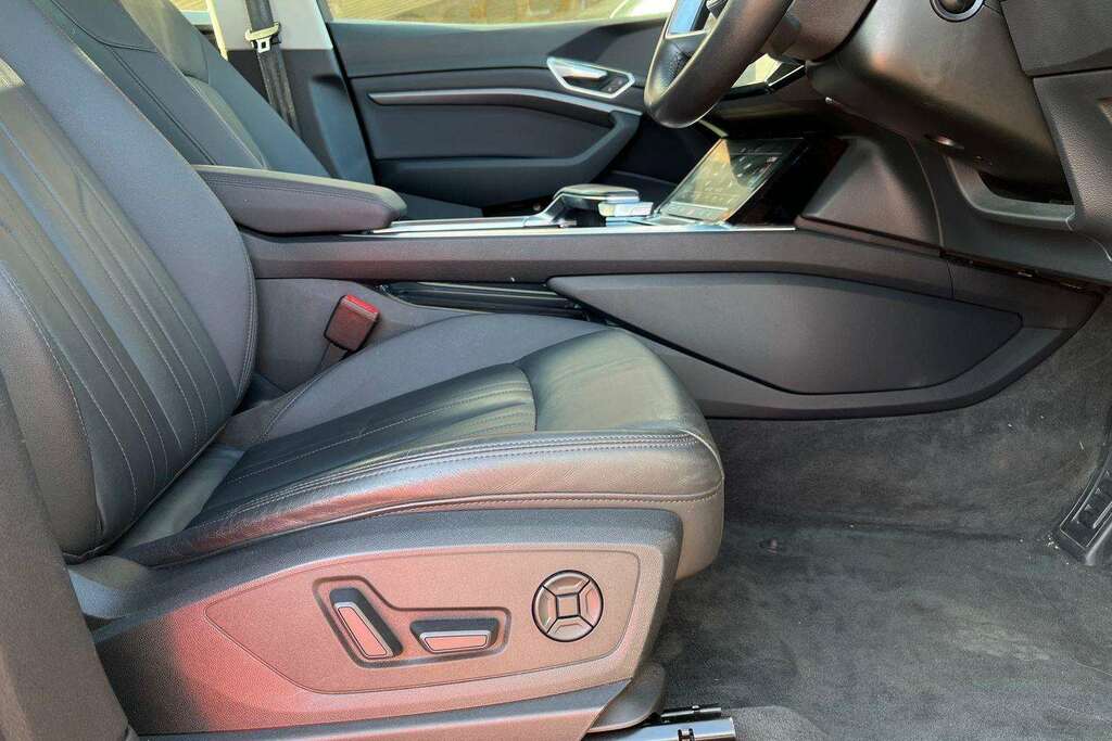 Audi E-tron Launch Edition Silver #28