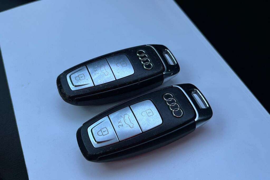 Audi E-tron Launch Edition Silver #19