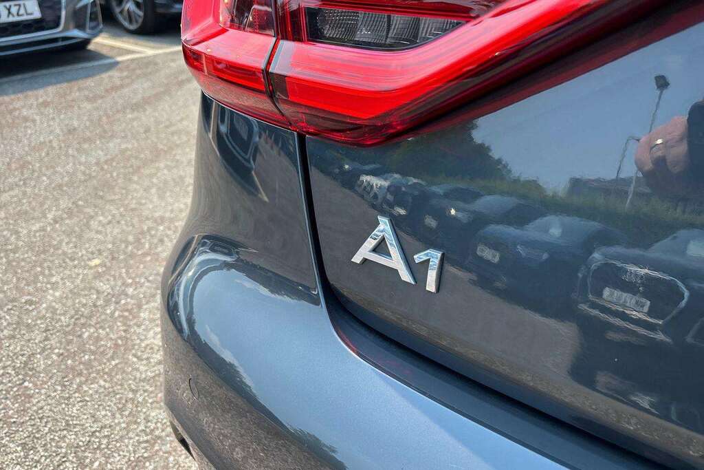 Audi A1 Sport Black #25
