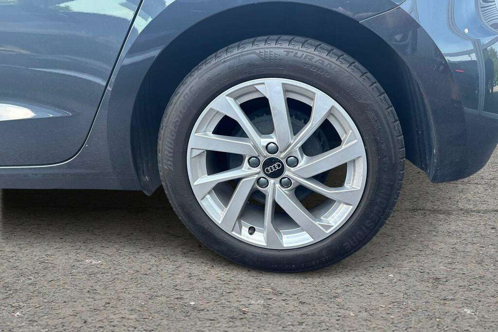 Audi A1 Technik 25 Tfsi 95 Ps 5-Speed White #8
