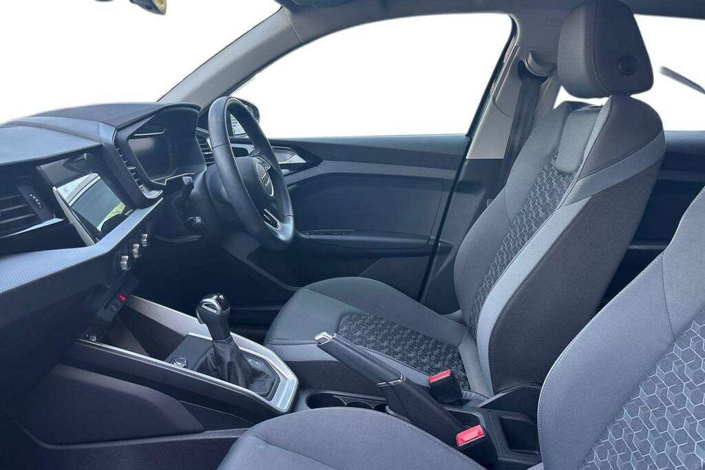 Audi A1 Technik 25 Tfsi 95 Ps 5-Speed White #17