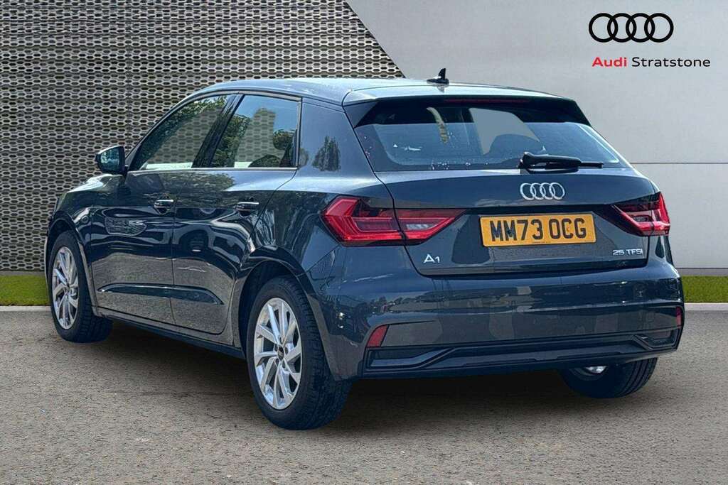 Audi A1 Technik 25 Tfsi 95 Ps 5-Speed White #2