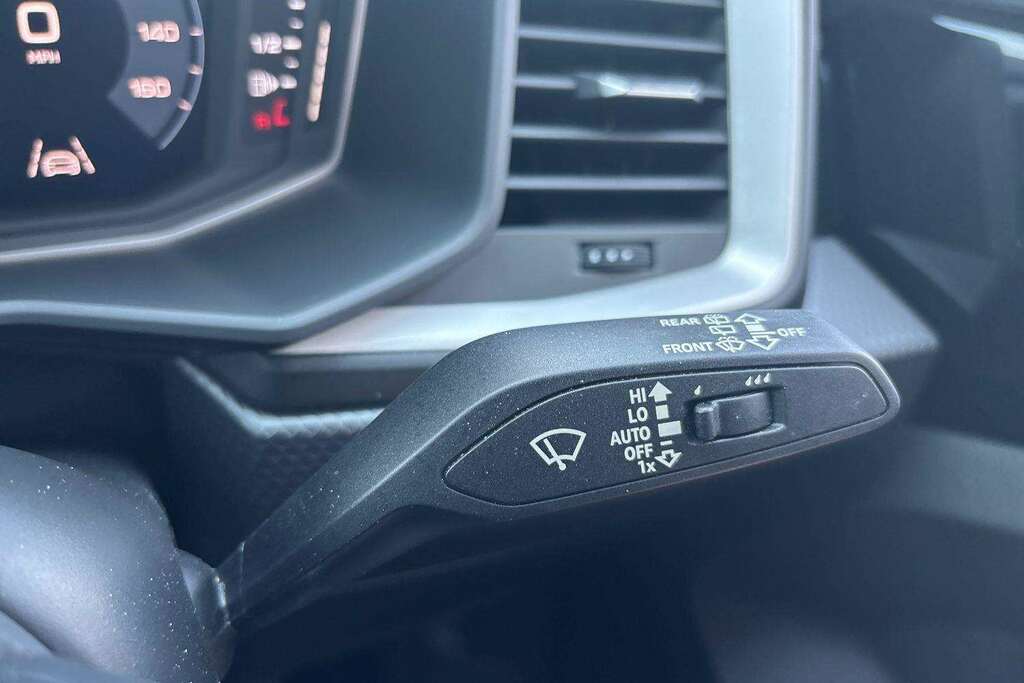 Audi A1 Technik 25 Tfsi 95 Ps 5-Speed White #25