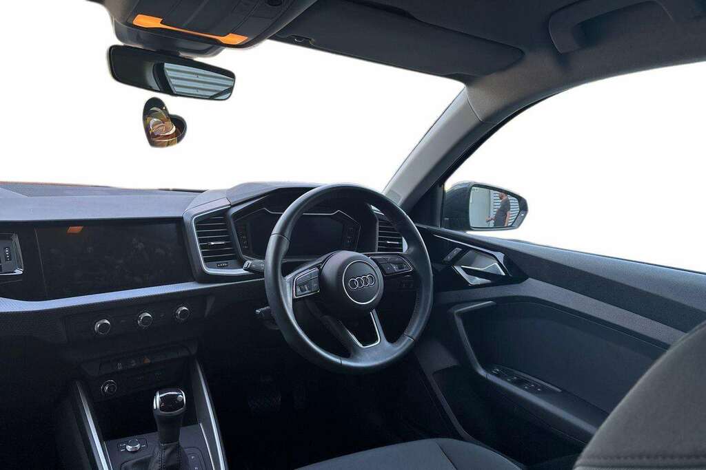 Audi A1 Technik 25 Tfsi 95 Ps 5-Speed White #16
