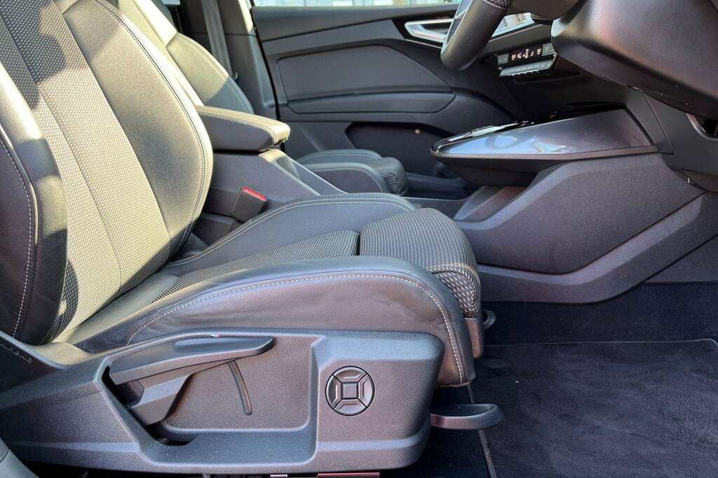 Audi Q4 E Tron Suv Black #36