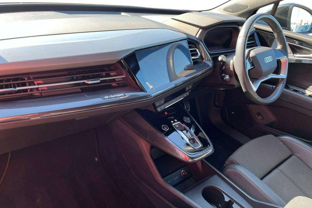Audi Q4 E Tron 150Kw 40 82Kwh S Line 2022 Black #2