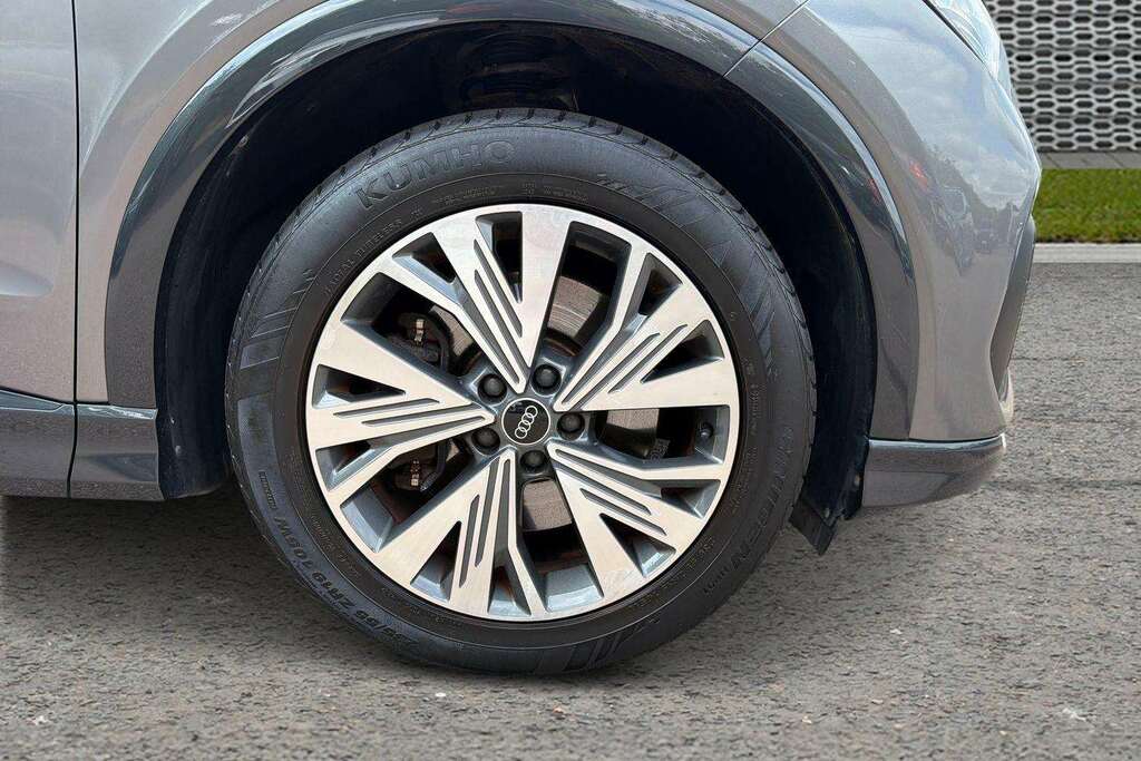 Audi Q4 E Tron 150Kw 40 82Kwh Sport 2021 BV71CWM Grey #5