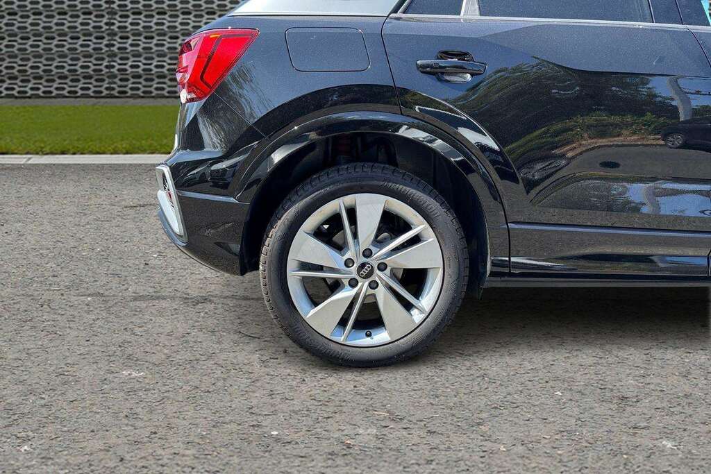 Audi Q2 30 Tfsi 116 S Line 2025 VN75OMF Black #5