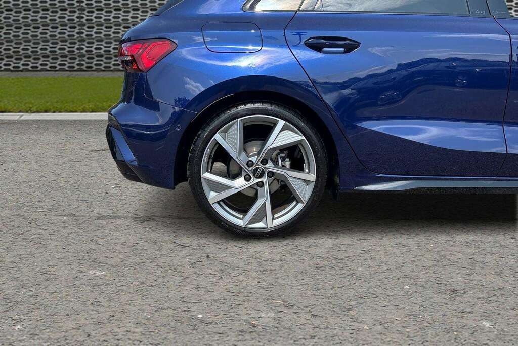Audi A3 1.5 Tfsi 150 Black Edition S Tronic 2026 BG26ZDD Blue #6