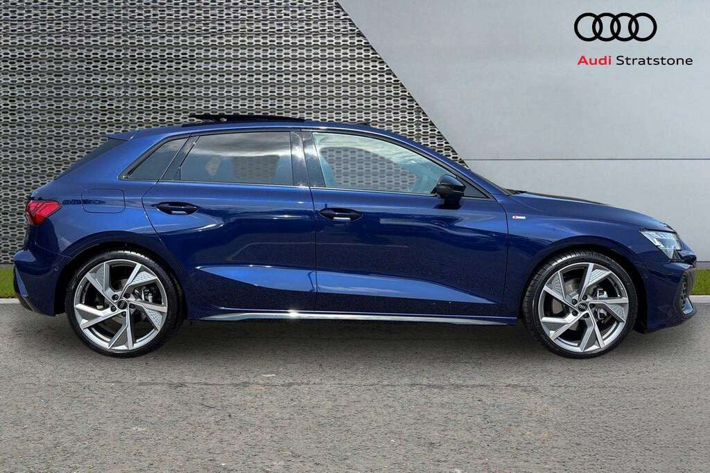 Audi A3 1.5 Tfsi 150 Black Edition S Tronic 2026 BG26ZDD Blue #2