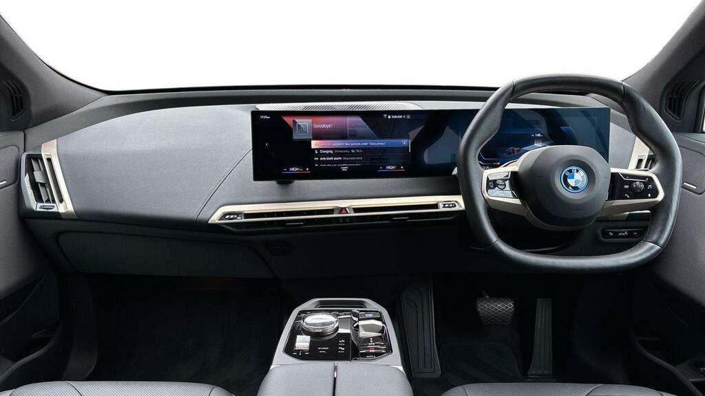 BMW iX 240Kw Xdrive40 M Sport 76.6Kwh 2023 Black #4