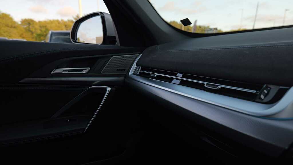 BMW iX1 Suv Blue #39