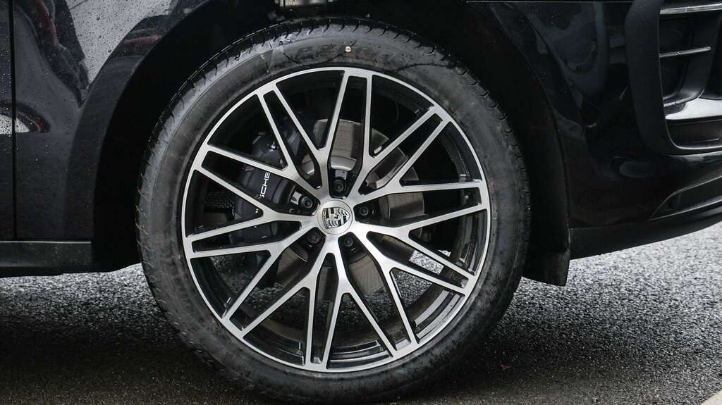Porsche Macan .2026 2025 Black #5