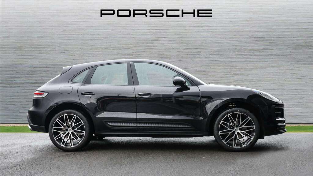 Porsche Macan .2026 2025 Black #4
