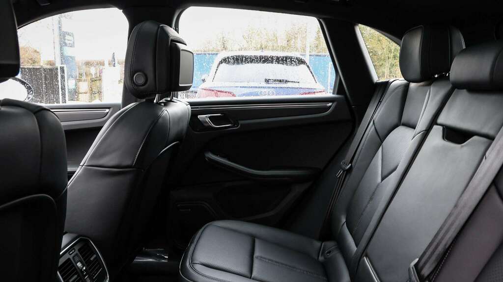 Porsche Macan 100Kwh Auto 5dr #14