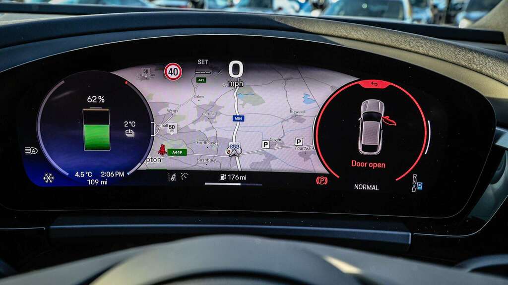 Porsche Macan 300Kw 4 100Kwh 2024 #5