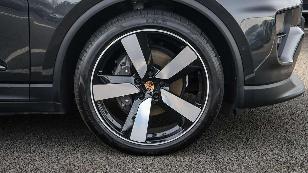 Porsche Macan 300Kw 4 100Kwh 2024 Grey #2