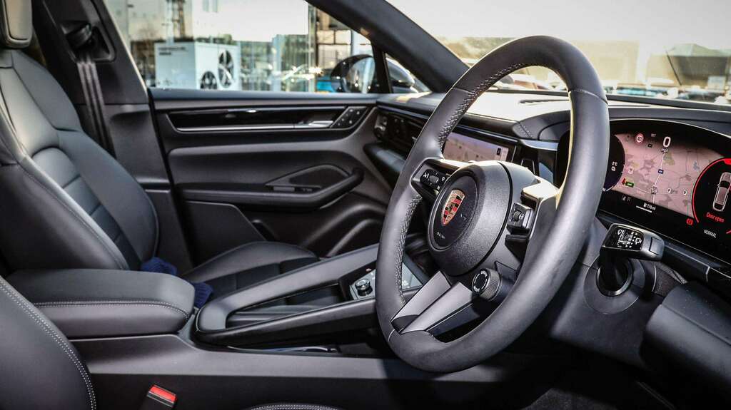 Porsche Macan 300Kw 4 100Kwh 2024