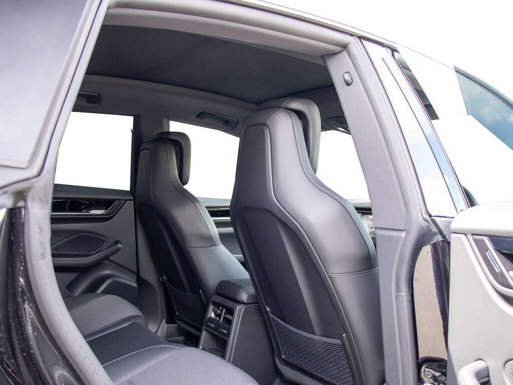 Porsche Macan 300Kw 4 100Kwh 2026 Black #5