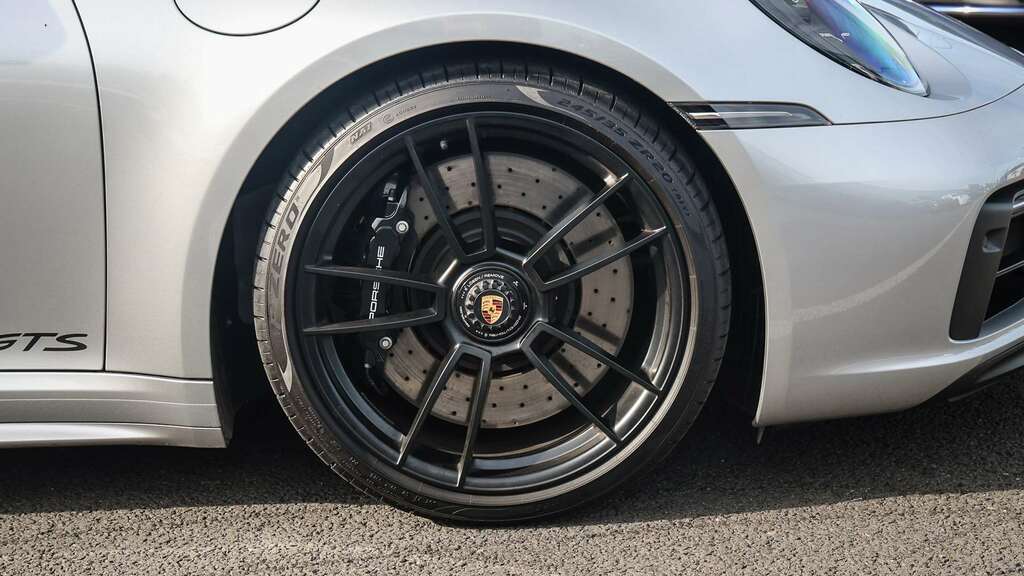 Porsche 911 Carrera Gts Cabriolet 2024 Silver