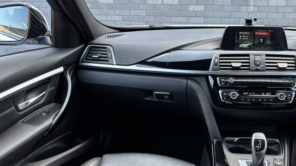 BMW 3 Series 320D M Sport Step 2018 YA18JZH White #5