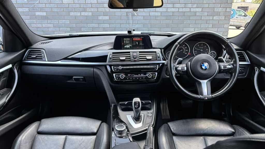 BMW 3 Series 320D M Sport Step 2018 YA18JZH White #3