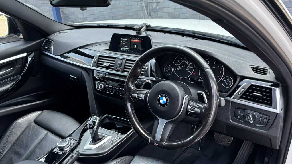 BMW 3 Series 320D M Sport Step 2018 YA18JZH White #6