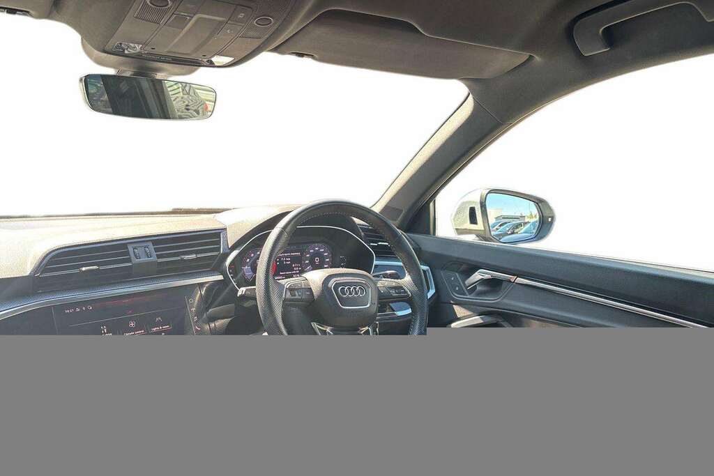Audi Q3  White #9