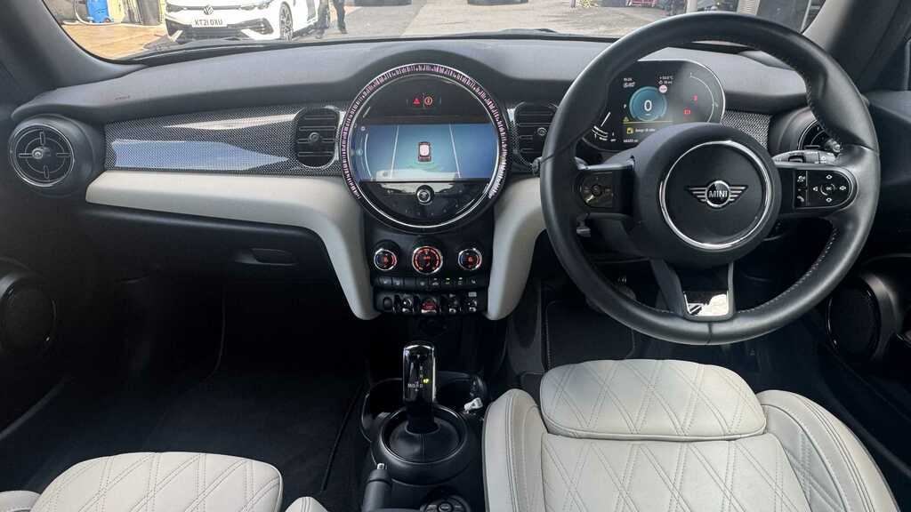 Mini Hatch 1.5 C Exclusive Level 2 2023 Black #3