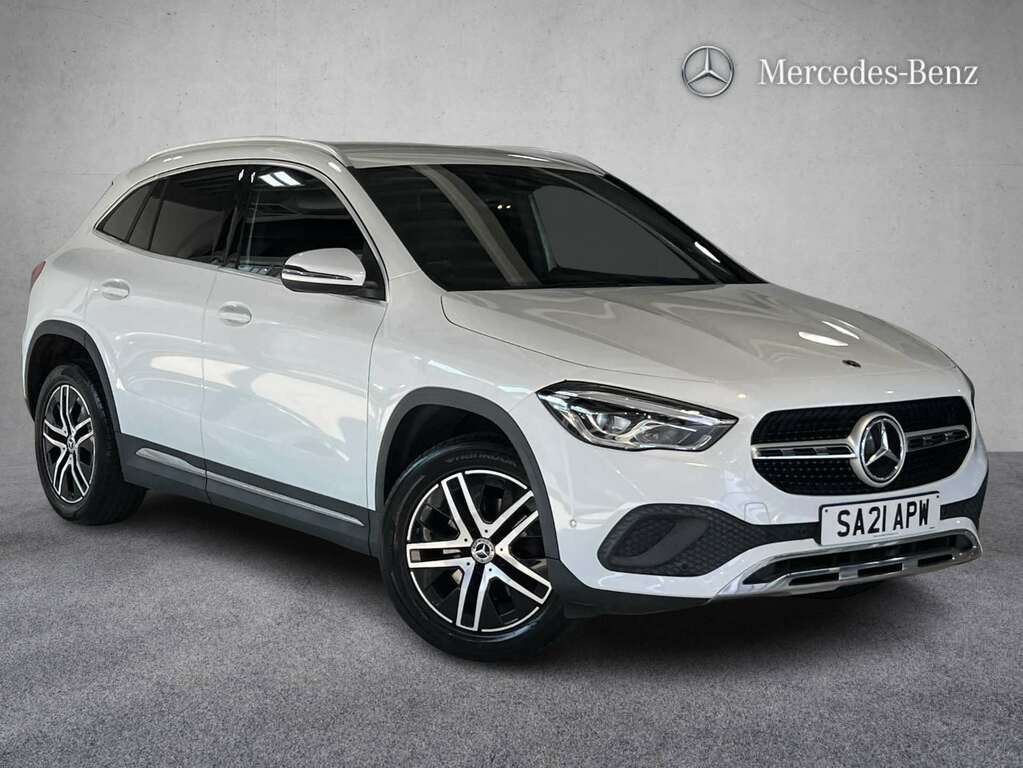 Mercedes-Benz GLA Class 200D Sport Executive 2021 White