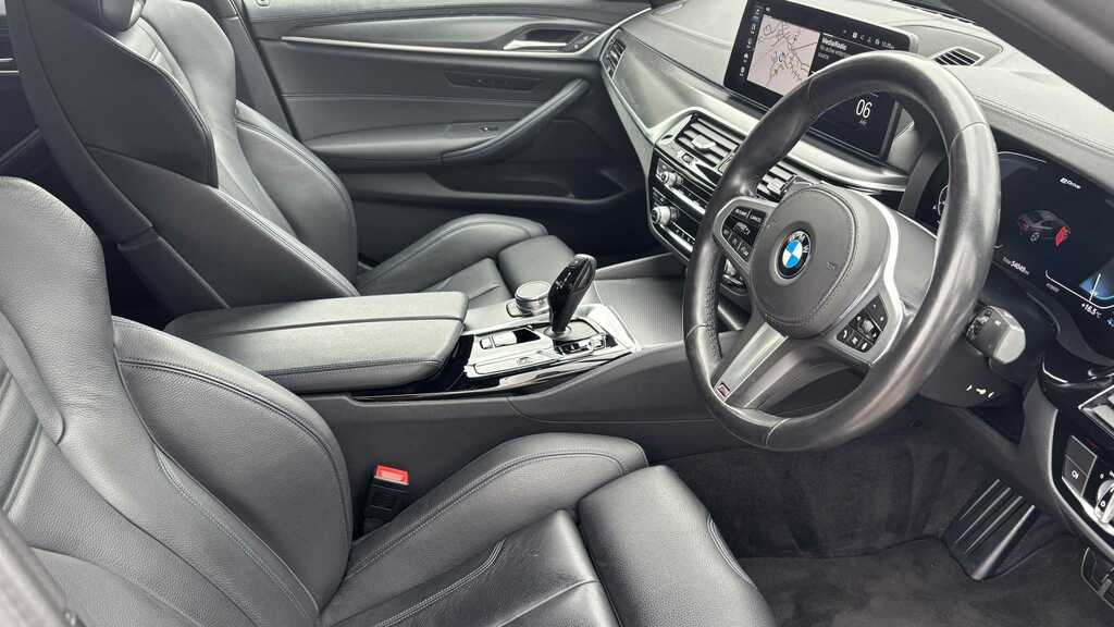 BMW 5 Series 530E M Sport Edition 2020 Blue #4