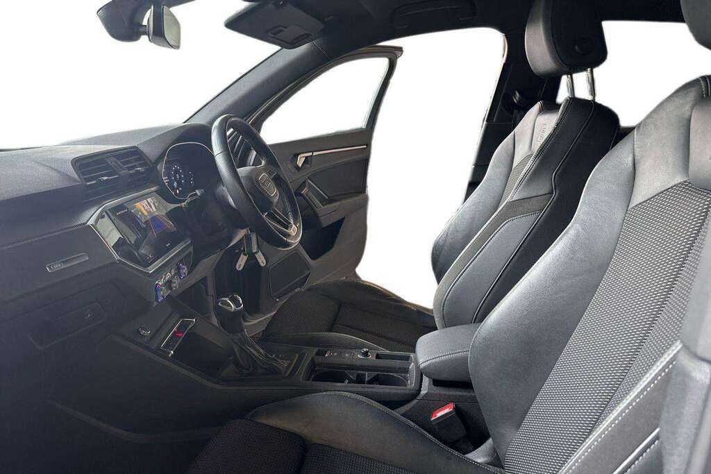Audi Q3 Technik Blue #15