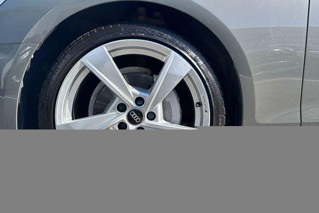 Audi A4 40 Tfsi 204 S Line S Tronic 2024 Grey #4