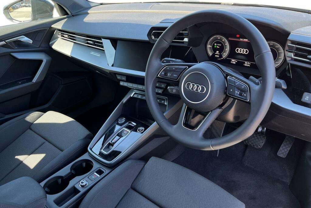 Audi A3 1.5 Tfsi E 204 Sport S Tronic 2026 DE26VUK Grey #3
