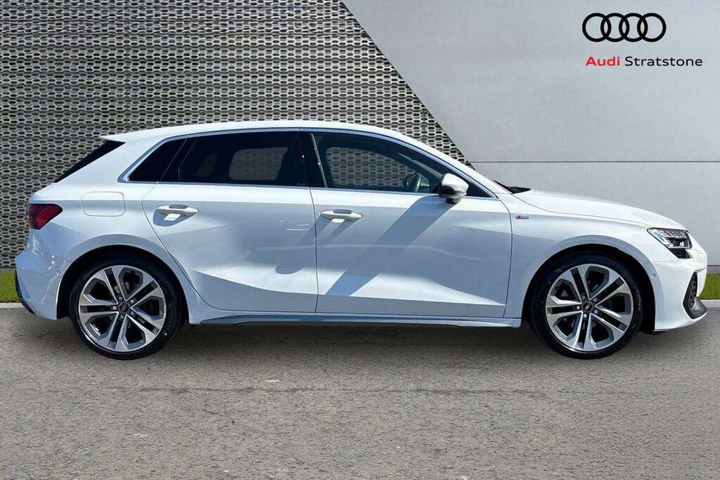 Audi A3 1.5 Tfsi 150 S Line S Tronic 2026 MM75FKU White #2