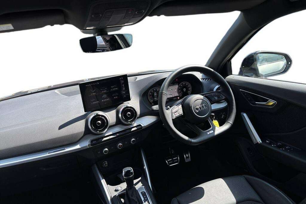 Audi Q2 S Line Black #8