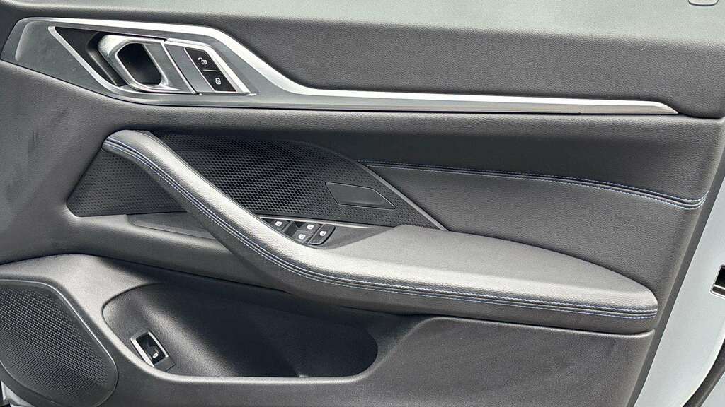 BMW i4 M50 Black #26