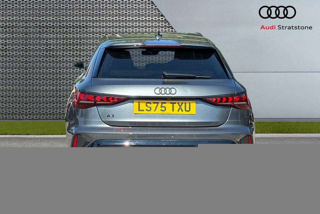 Audi A3 1.5 Tfsi 150 Black Edition S Tronic 2025 LS75TXU Grey #6
