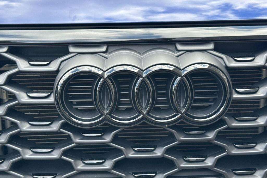Audi Q3 Black Edition Blue #31