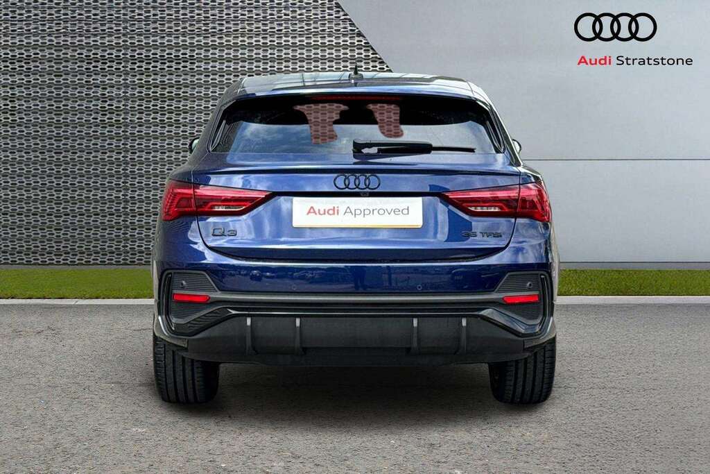 Audi Q3 Black Edition Blue #4