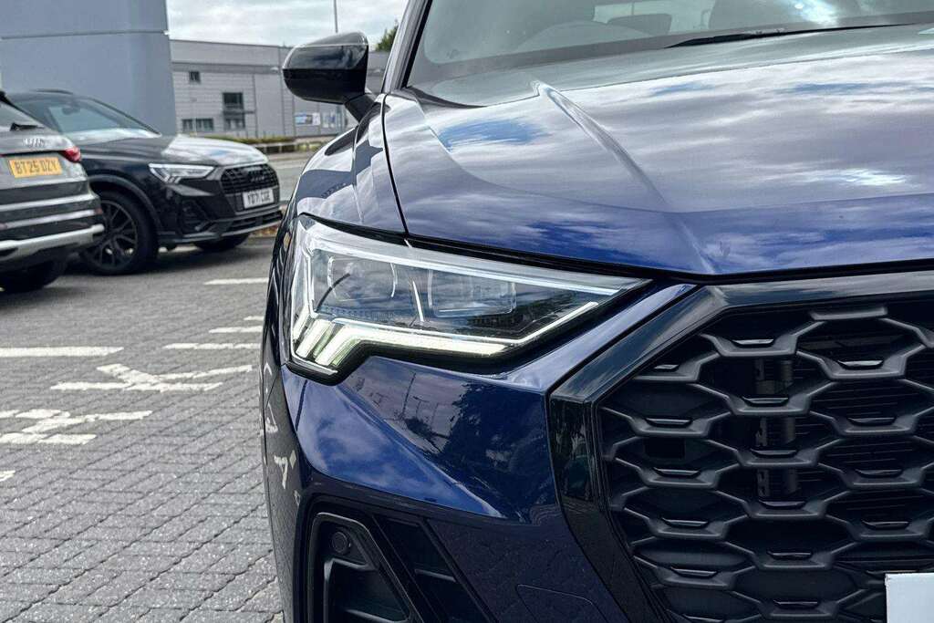 Audi Q3 Black Edition Blue #32