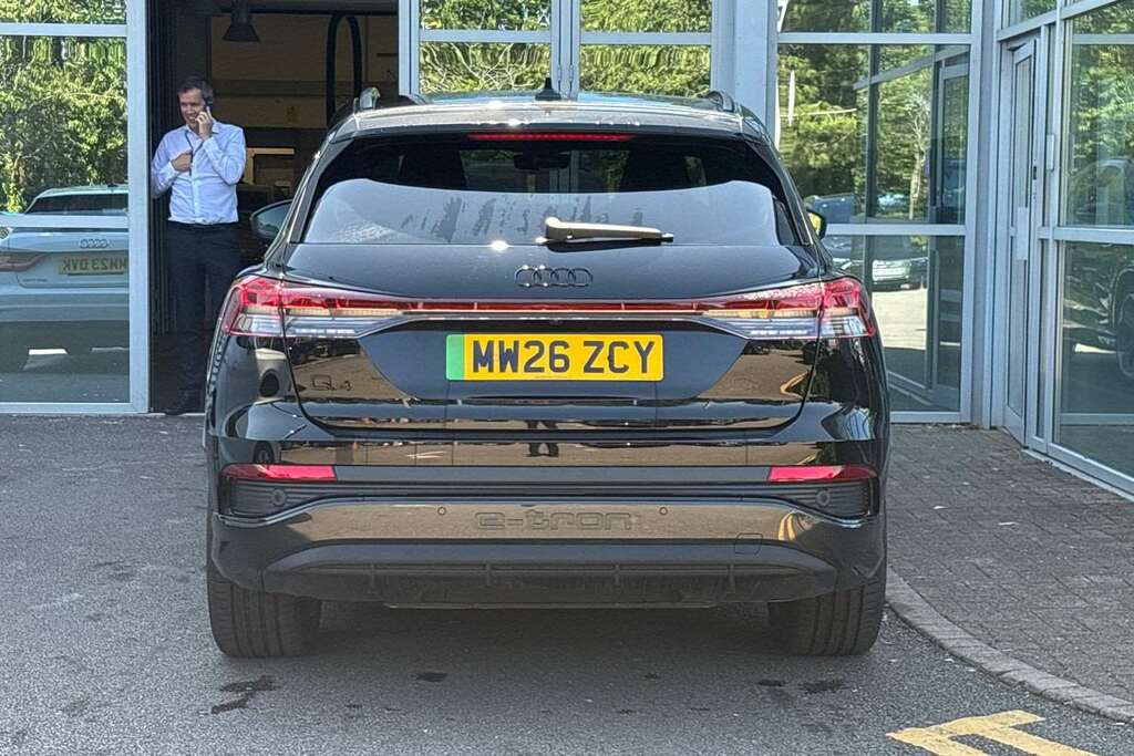 Audi Q4 E Tron 210Kw 45 82Kwh Black Edition 2026 Black #6