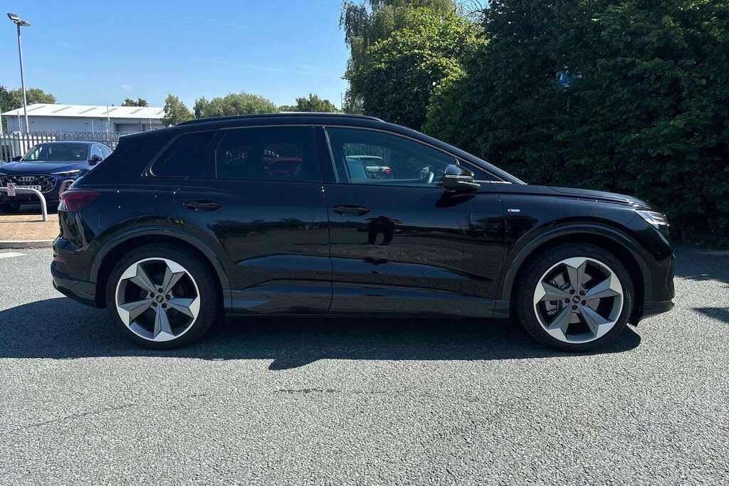 Audi Q4 E Tron 210Kw 45 82Kwh Black Edition 2026 Black #3