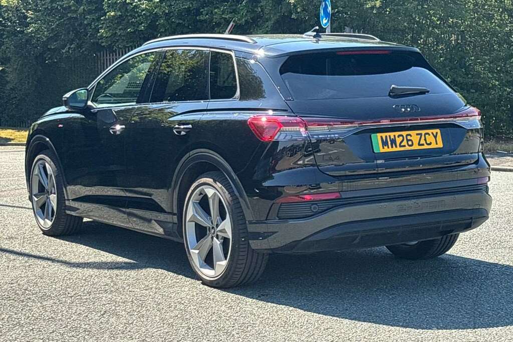 Audi Q4 E Tron 210Kw 45 82Kwh Black Edition 2026 Black #2