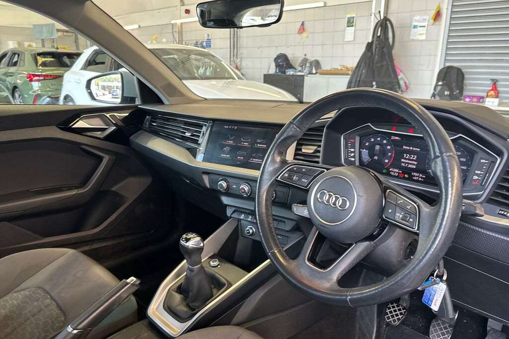 Audi A1 Sport White #5