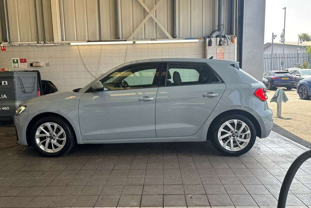 Audi A1 Sport White #7