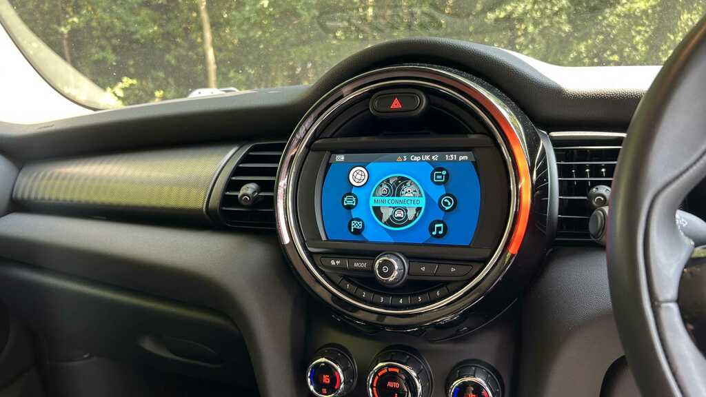 Mini Hatch 1.5 Cooper Exclusive II Silver #32