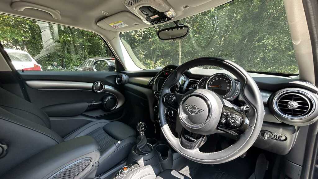 Mini Hatch 1.5 Cooper Exclusive II Silver #23